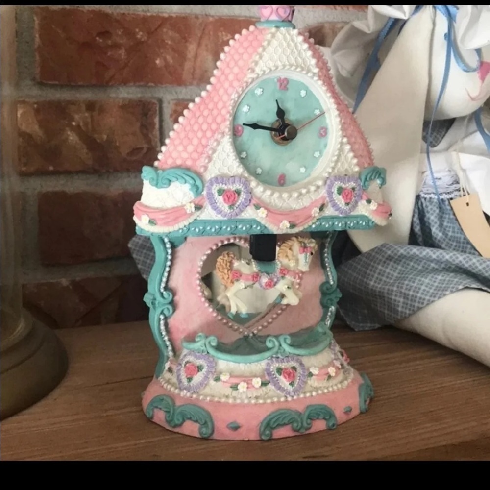 🩷 Rare Vintage Victorian
Carousel Horse Collection Set